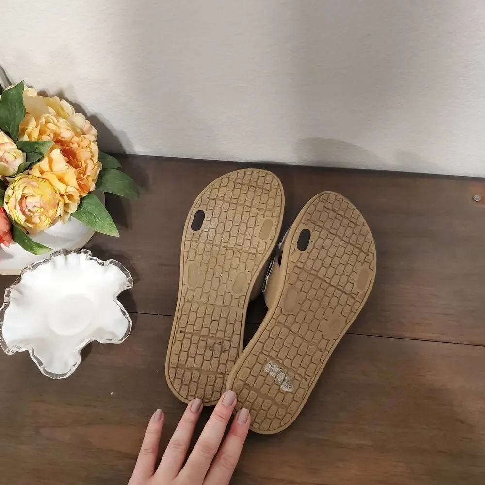 Sanuk Flip Flops Sz 9